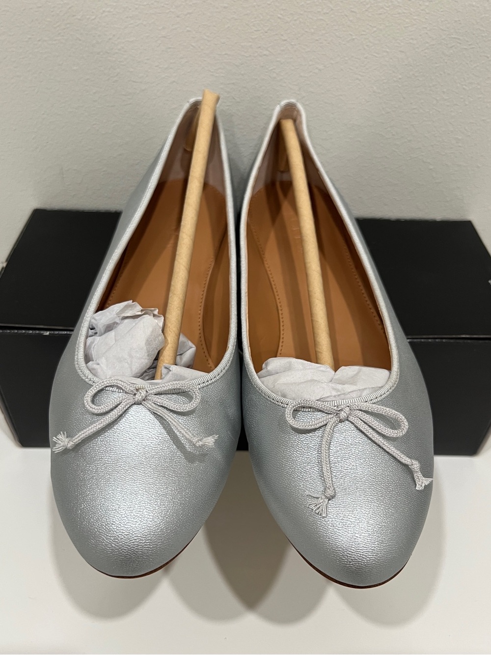 J. Crew Silver Gray Metallic Uptown Ballet Flats Shoes with Bow Size 8 Women’s